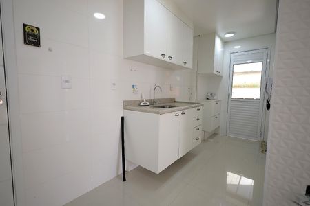 Apartamento à venda com 84m², 2 quartos e 2 vagasCozinha