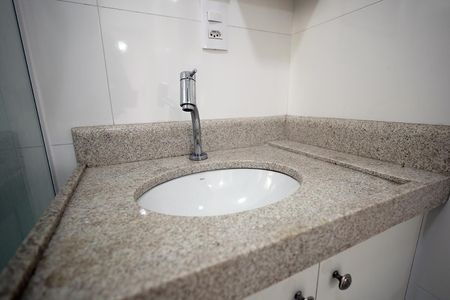 Apartamento à venda com 84m², 2 quartos e 2 vagasBanheiro Quarto Suíte