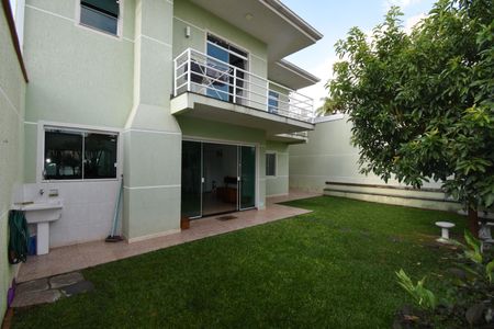 Casa para alugar com 311m², 3 quartos e 5 vagasÁrea externa - Jardim