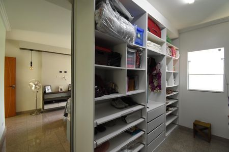 Casa para alugar com 311m², 3 quartos e 5 vagasCloset da suíte 2