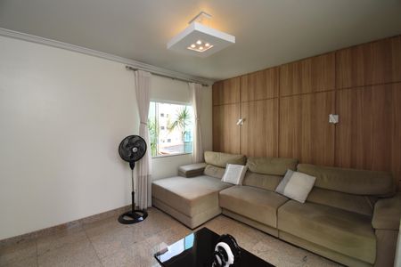 Casa para alugar com 311m², 3 quartos e 5 vagasSala