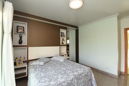 Casa para alugar com 311m², 3 quartos e 5 vagasSuíte 2