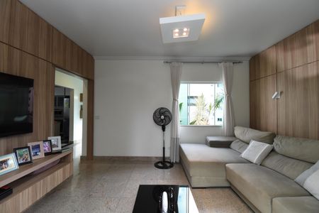 Casa para alugar com 311m², 3 quartos e 5 vagasSala