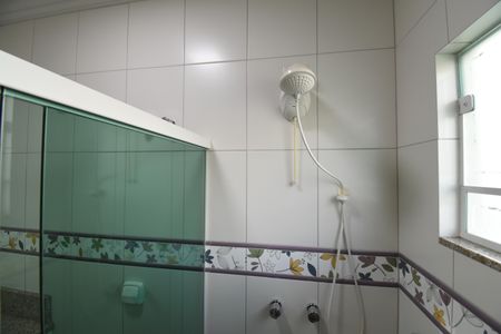 Casa para alugar com 311m², 3 quartos e 5 vagasBanheiro da Suíte 1