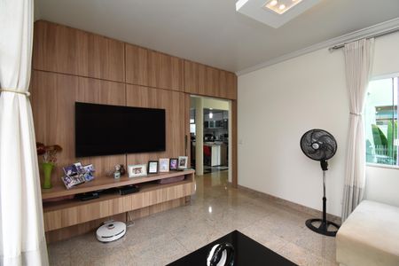 Casa para alugar com 311m², 3 quartos e 5 vagasSala