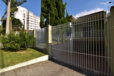 Casa para alugar com 311m², 3 quartos e 5 vagasFachada com Plaquinha