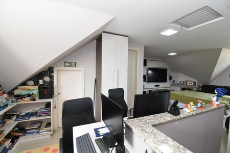 Casa para alugar com 190m², 3 quartos e 2 vagasÁtico