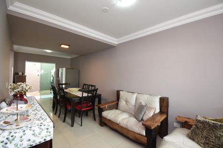 Casa para alugar com 190m², 3 quartos e 2 vagasSala