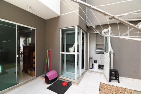 Casa para alugar com 190m², 3 quartos e 2 vagasÁrea com Churrasqueira