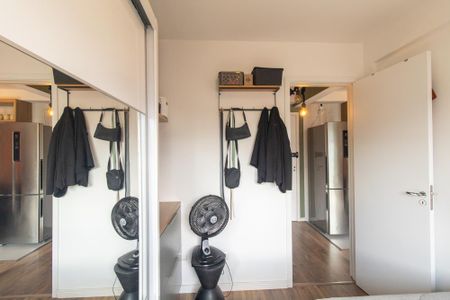 Quarto  de apartamento à venda com 1 quarto, 28m² em Santa Quiteria, Curitiba