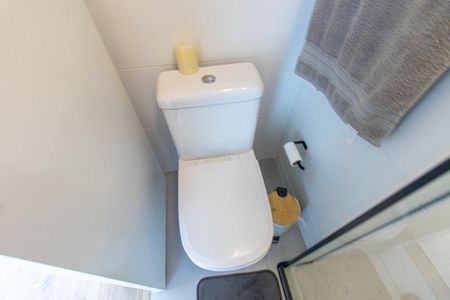 Apartamento à venda com 28m², 1 quarto e sem vaga Apartamento à venda com 28m², 1 quarto e sem vagaBanheiro de Serviço