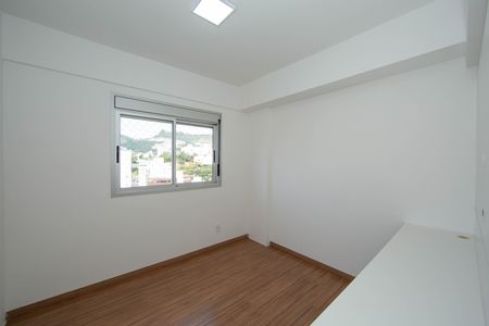 Apartamento à venda com 85m², 3 quartos e 4 vagasQuarto 2