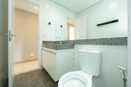 Apartamento à venda com 85m², 3 quartos e 4 vagasBanheiro social