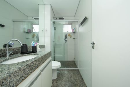Apartamento à venda com 85m², 3 quartos e 4 vagasBANHEIRO
