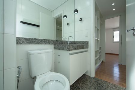Apartamento à venda com 85m², 3 quartos e 4 vagasBanheiro da Suíte