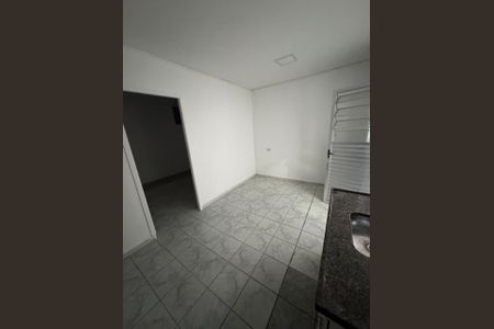 Cozinha de casa para alugar com 2 quartos, 40m² em Vila Ipojuca, São Paulo