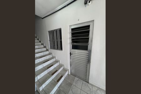 Entrada de casa para alugar com 2 quartos, 40m² em Vila Ipojuca, São Paulo