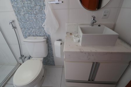 Casa à venda com 327m², 5 quartos e 3 vagasBanheiro-Ap 1