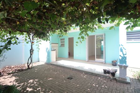 Casa à venda com 327m², 5 quartos e 3 vagasQuintal