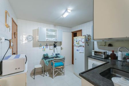 Apartamento à venda com 122m², 3 quartos e 2 vagasCozinha