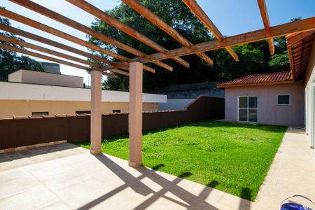 Casa de condomínio para alugar com 262m², 4 quartos e 3 vagas Casa de condomínio para alugar com 262m², 4 quartos e 3 vagasQuintal