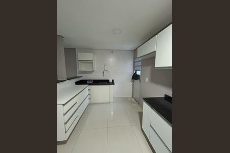 Casa à venda com 125m², 5 quartos e 1 vaga Casa à venda com 125m², 5 quartos e 1 vagaCozinha - Casa 1