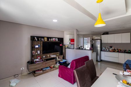 Casa à venda com 125m², 5 quartos e 1 vaga Casa à venda com 125m², 5 quartos e 1 vagaCasa 1 - Sala e Cozinha