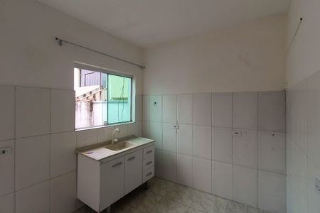 Cozinha de casa para alugar com 1 quarto, 30m² em Vila Margarida, São Paulo