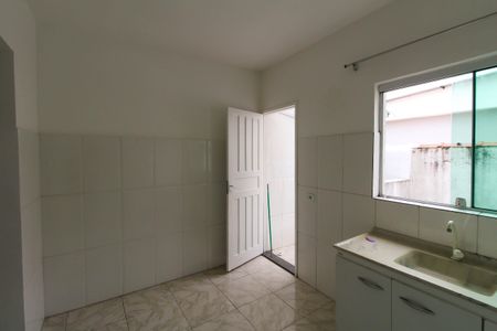 Cozinha de casa para alugar com 1 quarto, 30m² em Vila Margarida, São Paulo