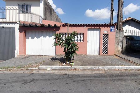 Casa à venda com 90m², 3 quartos e 1 vaga Casa à venda com 90m², 3 quartos e 1 vagaFachada