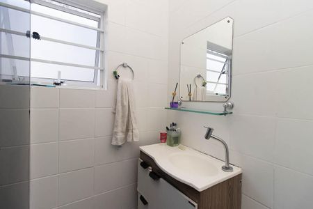 Casa à venda com 90m², 3 quartos e 1 vaga Casa à venda com 90m², 3 quartos e 1 vagaBanheiro