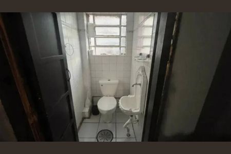 Banheiro 2 de casa à venda com 3 quartos, 100m² em Centro Histórico, Porto Alegre