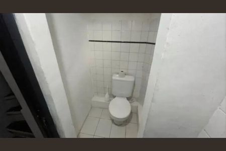 Banheiro 3 de casa à venda com 3 quartos, 100m² em Centro Histórico, Porto Alegre