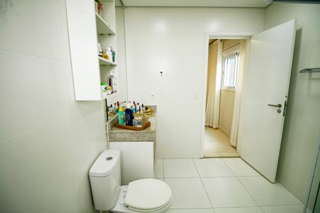 Apartamento para alugar com 131m², 3 quartos e 2 vagas Apartamento para alugar com 131m², 3 quartos e 2 vagasBanheiro da Suíte 1