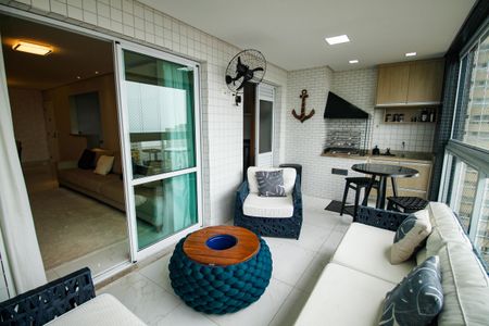 Apartamento para alugar com 131m², 3 quartos e 2 vagas Apartamento para alugar com 131m², 3 quartos e 2 vagasVaranda