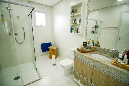Apartamento para alugar com 131m², 3 quartos e 2 vagas Apartamento para alugar com 131m², 3 quartos e 2 vagasBanheiro da Suíte 1