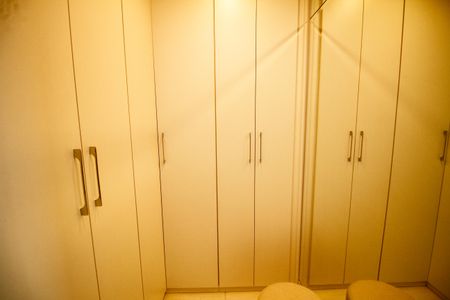 Apartamento para alugar com 131m², 3 quartos e 2 vagas Apartamento para alugar com 131m², 3 quartos e 2 vagasCloset da suíte 1