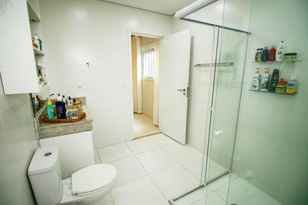 Apartamento para alugar com 131m², 3 quartos e 2 vagas Apartamento para alugar com 131m², 3 quartos e 2 vagasBanheiro da Suíte 1