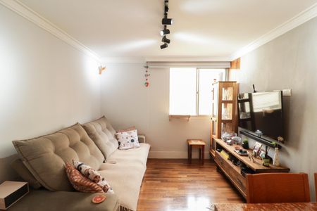 Sala de apartamento para alugar com 2 quartos, 70m² em Conjunto Residencial Novo Pacaembu, São Paulo