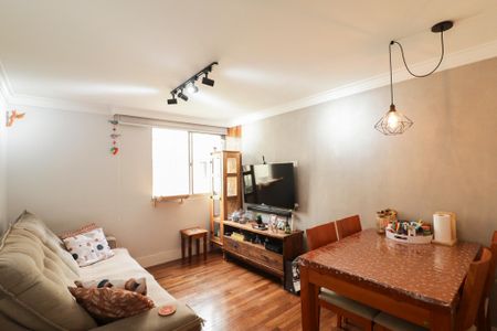 Sala de apartamento para alugar com 2 quartos, 70m² em Conjunto Residencial Novo Pacaembu, São Paulo