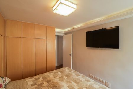 Quarto 1 de apartamento para alugar com 2 quartos, 70m² em Conjunto Residencial Novo Pacaembu, São Paulo