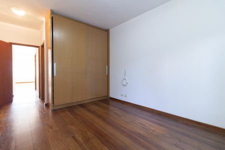 Casa à venda com 224m², 3 quartos e 6 vagasSuíte