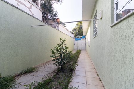 Casa à venda com 224m², 3 quartos e 6 vagasCorredor Lateral - Garagem 