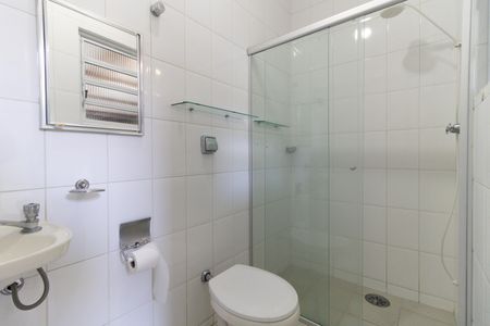 Casa à venda com 224m², 3 quartos e 6 vagasEdícula - Banheiro 
