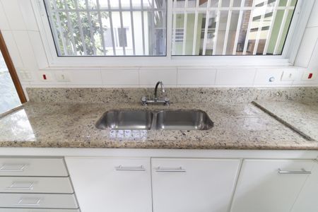 Casa à venda com 224m², 3 quartos e 6 vagasCozinha 