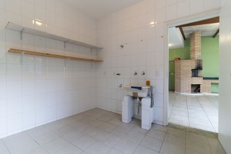 Casa à venda com 224m², 3 quartos e 6 vagasEdícula - Lavanderia 