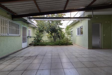 Casa à venda com 224m², 3 quartos e 6 vagasQuintal 