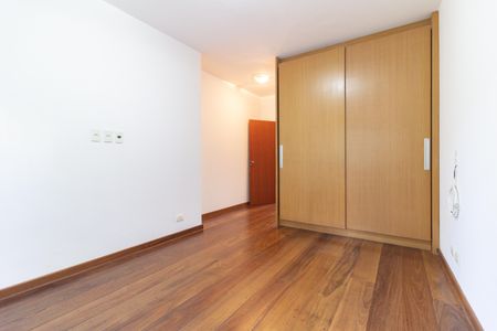 Casa à venda com 224m², 3 quartos e 6 vagasSuíte