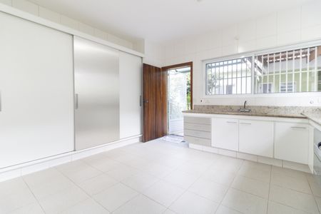 Casa à venda com 224m², 3 quartos e 6 vagasCozinha 