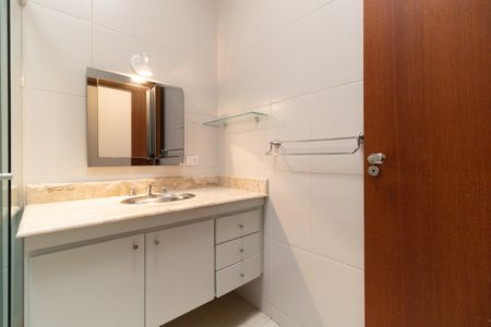 Casa à venda com 224m², 3 quartos e 6 vagasBanheiro da Suíte